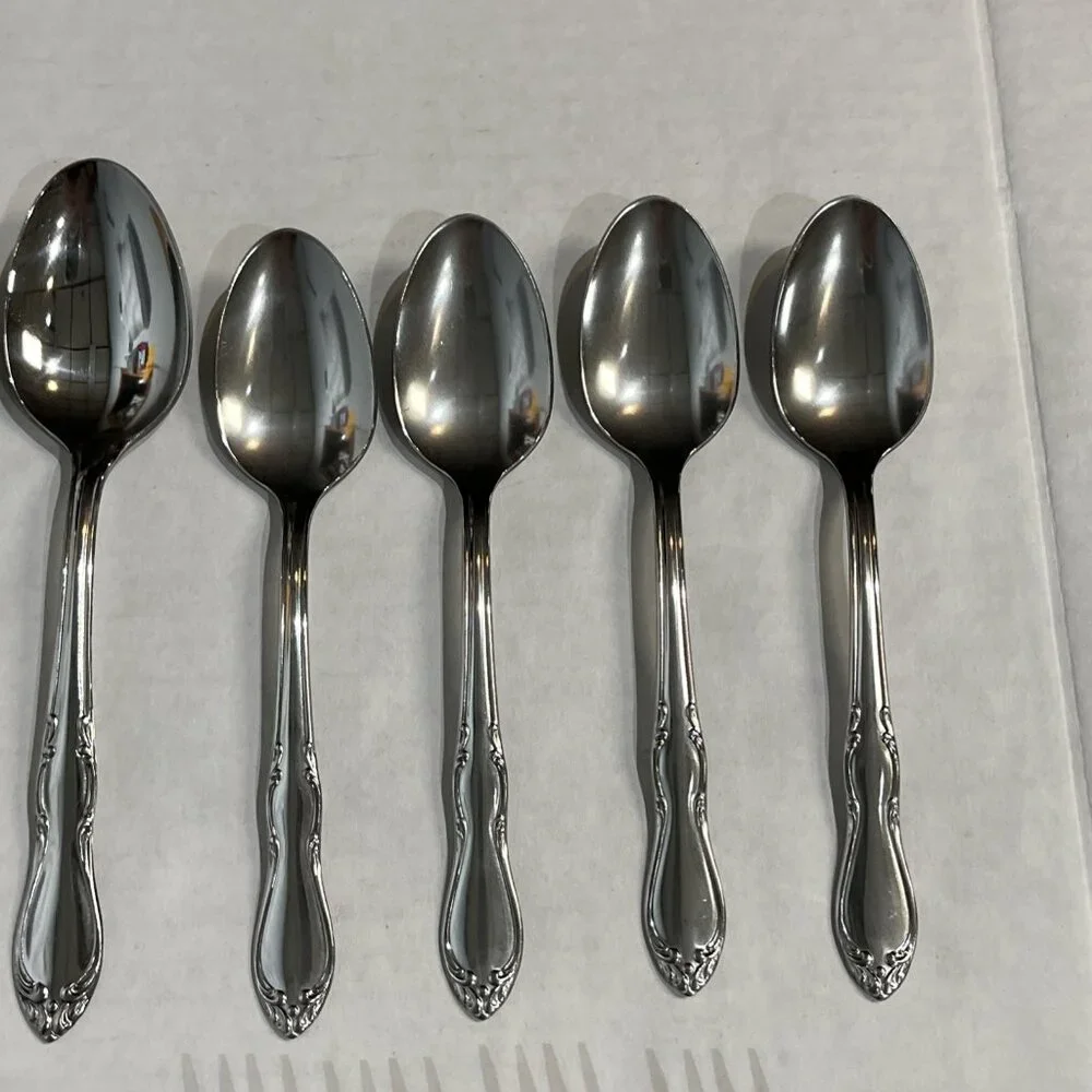 Rogers Stainless By Oneida Homestead 16 PC Set 4 Ea Place Setting‎
